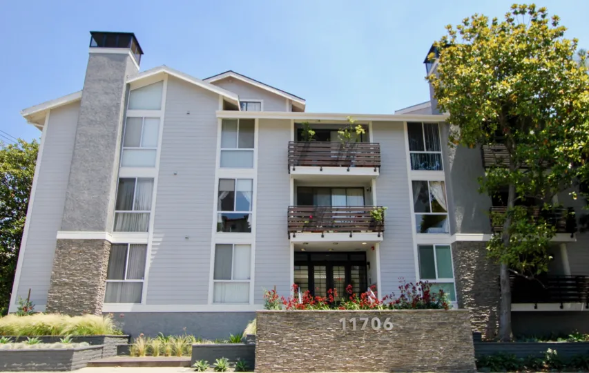 A sunny day at the front part of the Brentwood Cedar Tree's community in Brentwood, CA