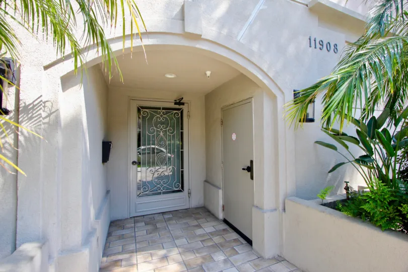 The beautiful entryway to this Brentwood Darlington community