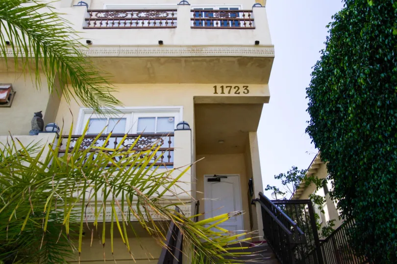 Brentwood Mayfield address numbers displayed above the front door