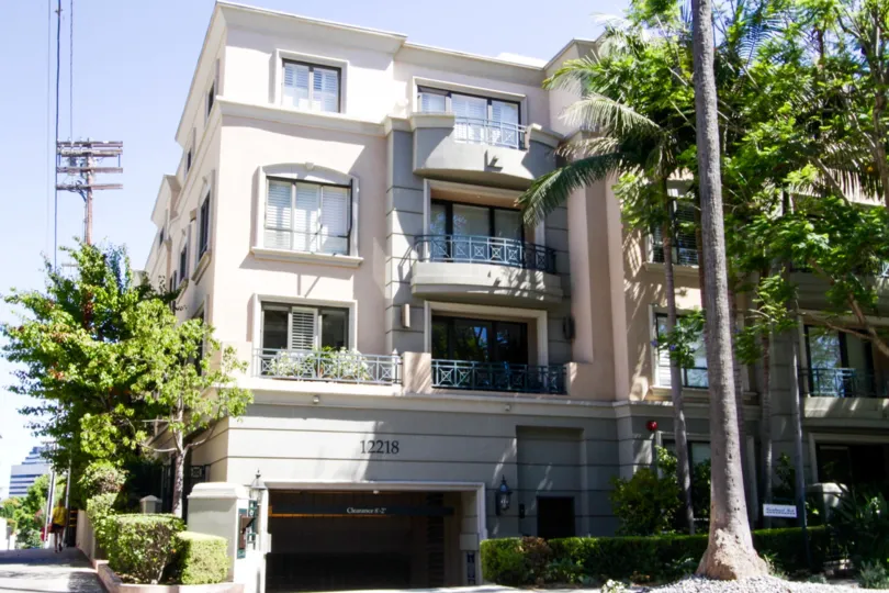 Brentwood Park condo building