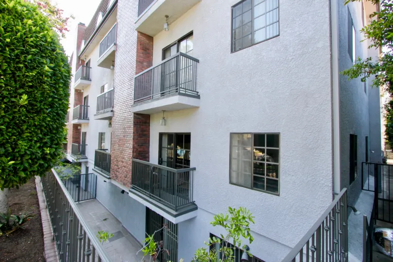 Building complex in the community named Brentwood Royale.