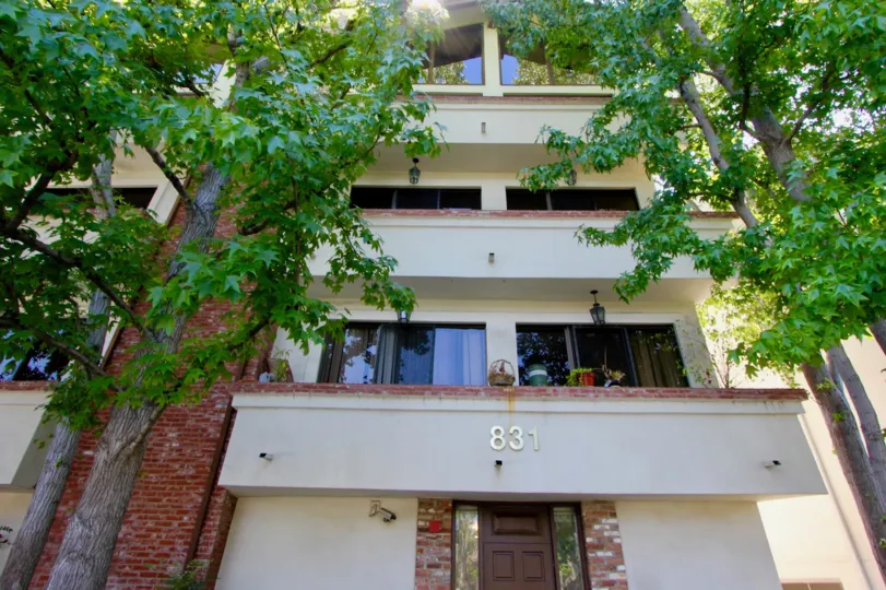 Brentwood Villas offers private gated parking
