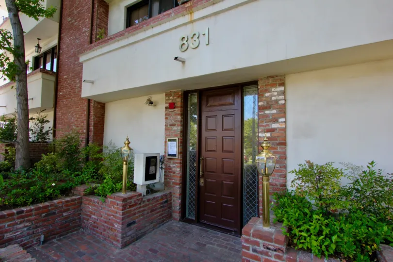 View of the Brentwood Villas condo building