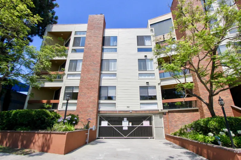 Parking garage gate and multiple stories for Bundy Brentana