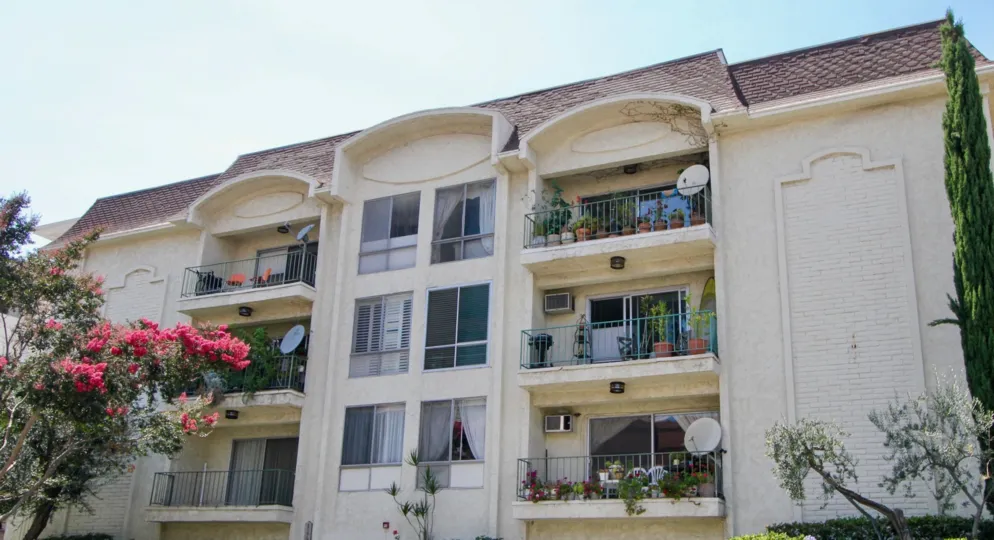 A sunny day at the Chateau Brentwood's community in Brentwood, CA