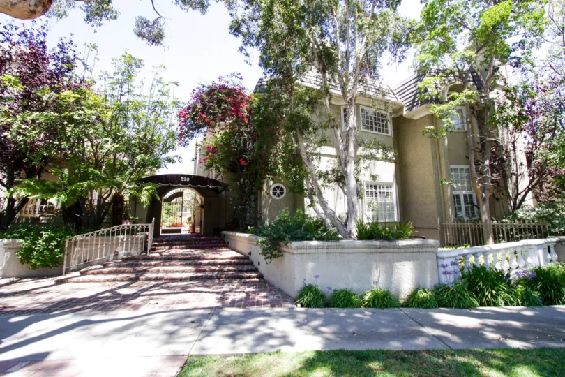Chateau Du Mont is a beautiful condo building in Brentwood