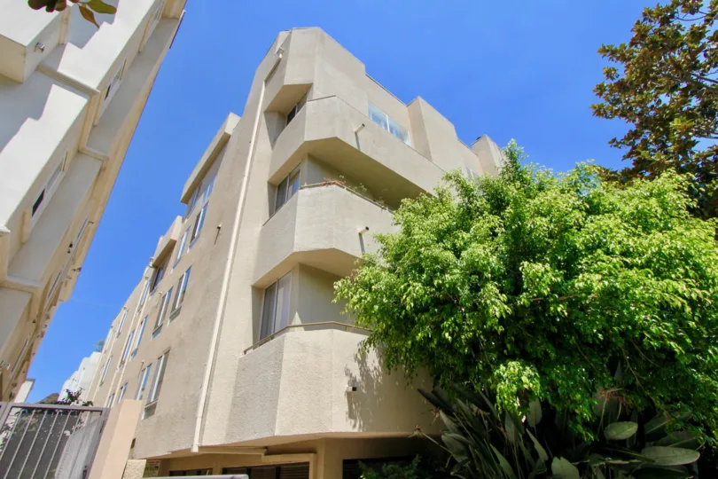 Sunny day at these apartments in Concept 84, brentwood, CA