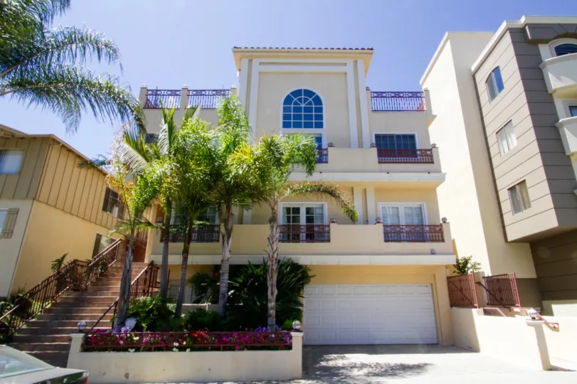 Dorothy Townhomes is a beautiful Mediterranean Building