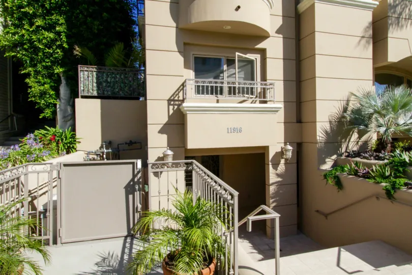 Main entrance to Gorham Villas down a flight of stairs