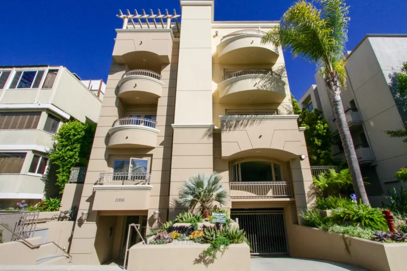 Gorham Villas is a beautiful condo building in Brentwood