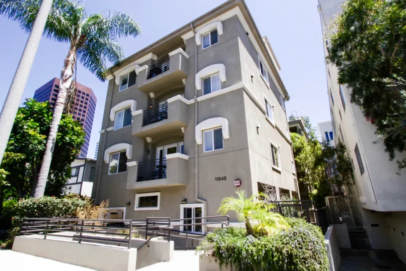 Gorshen Avenue Condos condo building in Brentwood