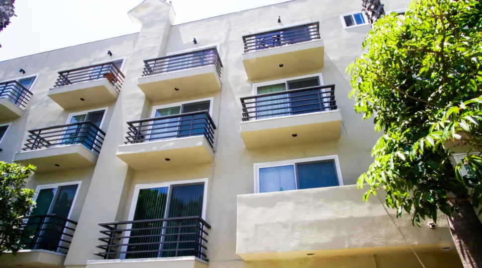 Front view of the Halleys comet condos in Brentwood