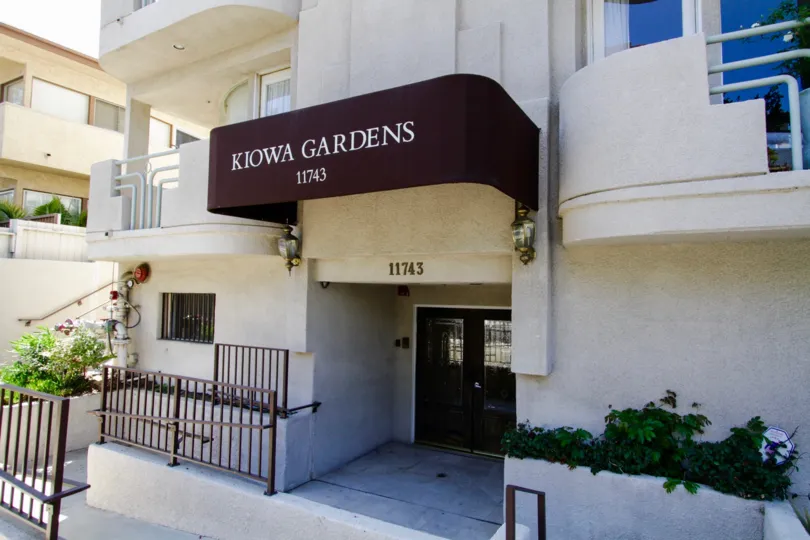 Entrance to Kiowa Gardens in Brentwood