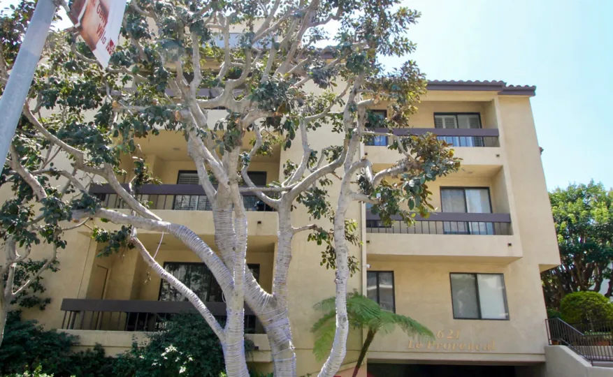 A View of the front of Le Provencal on a sunny day in California