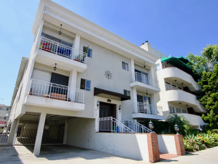A beautiful apartment complex, the Manor House, with well kept green space in Brentwood