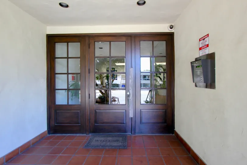 A View of the front door to the lobby of the Montana Pacifica