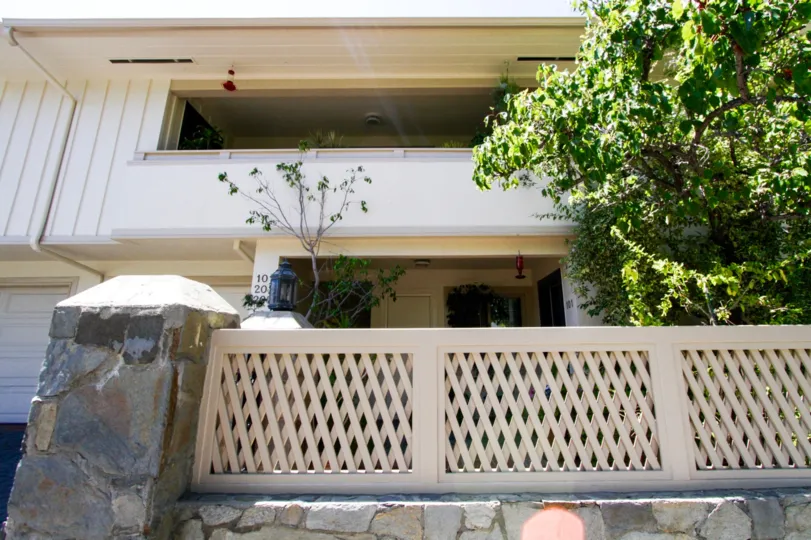 Courtyard entrance to the Sunset Brentwood condos