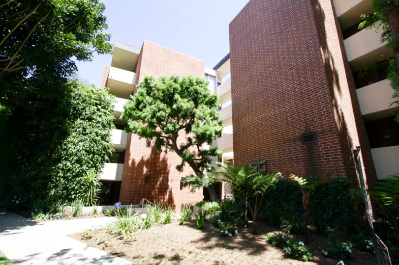 Sunset Terrace condos in Brentwood California