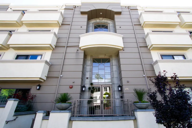Impressive entrance to the Brentwood Estates condos in Brentwood