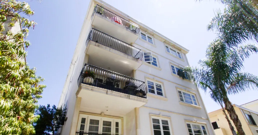 Balcony rails balloon outward to increase space at the Villa Trocadero condos