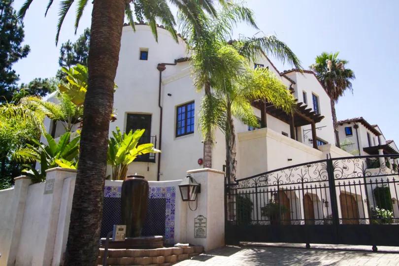 Villas Del Encanto condos in Brentwood