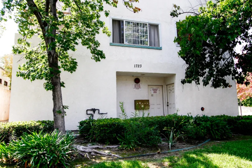 The entrance into 1723 Landis St