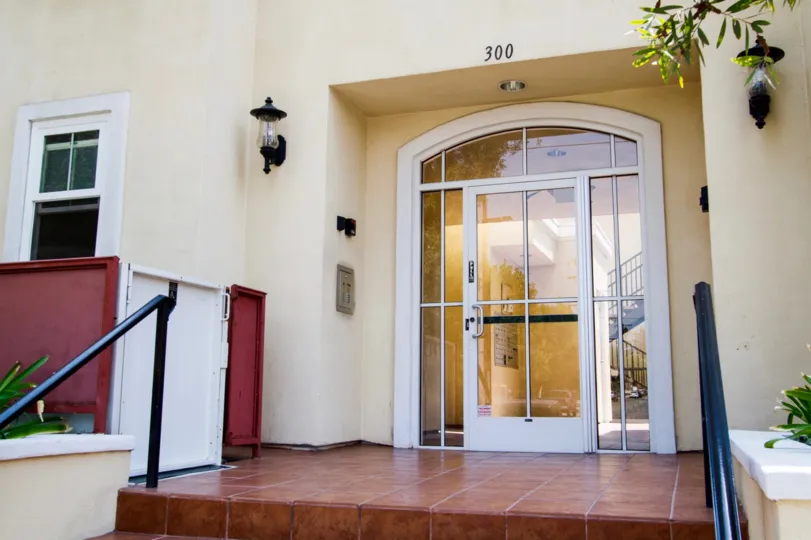 The entrance into 300 E Providencia Ave