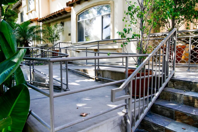 The ramp up to 3003 W Riversdie Dr