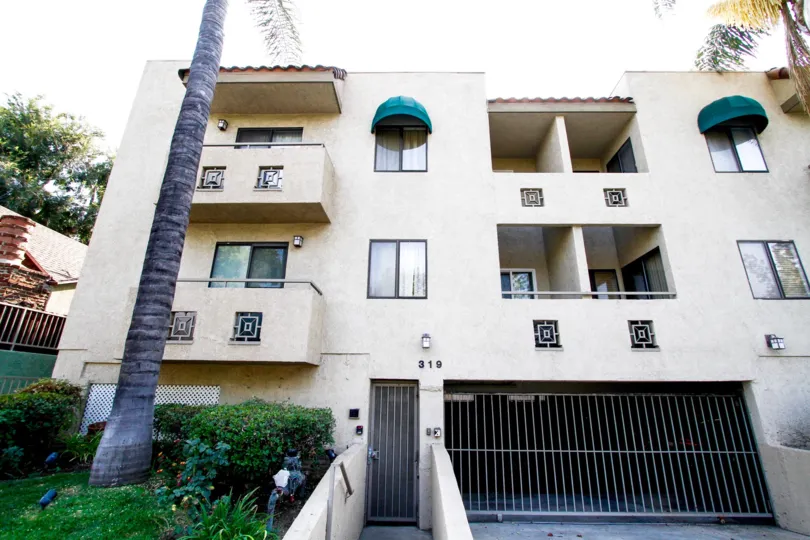 The parking for 319 N Hollywood Way