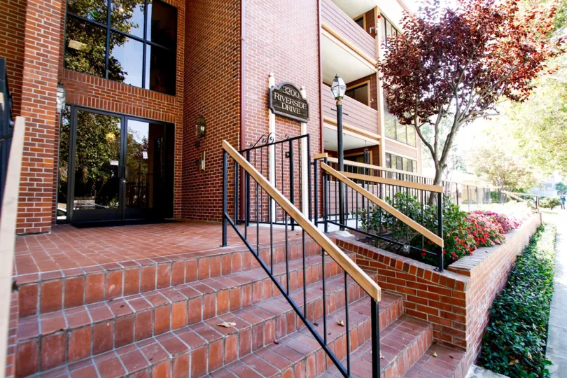 The stairs leading to the entrance of 3200 W Riverside Dr