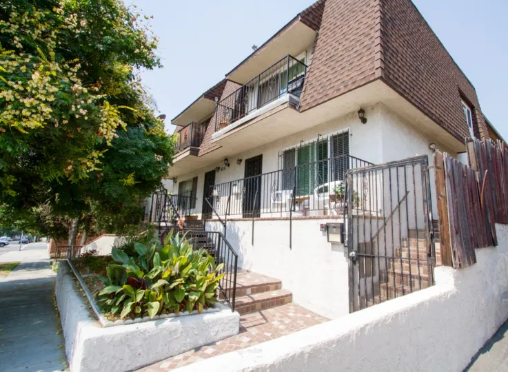 The building a 429 E Providencia Ave
