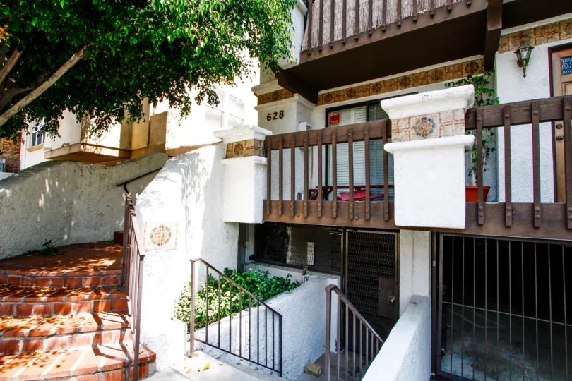 The entrance into 628 E Palm Ave in Burbank California