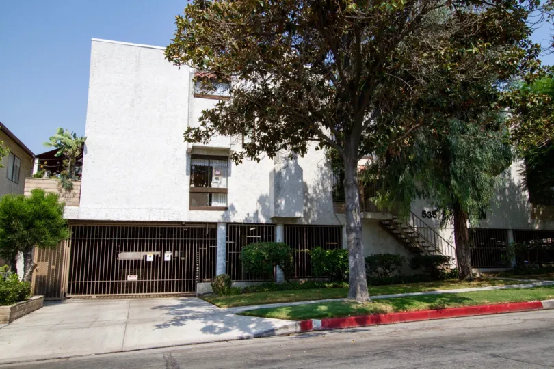 The Cedar Ave Townhomes building in Burbank California