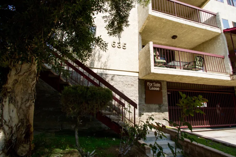 The address of Elmwood Villas written on the building