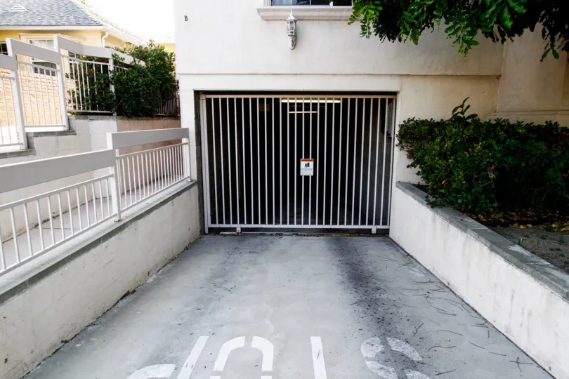 The parking for Hollywood Way