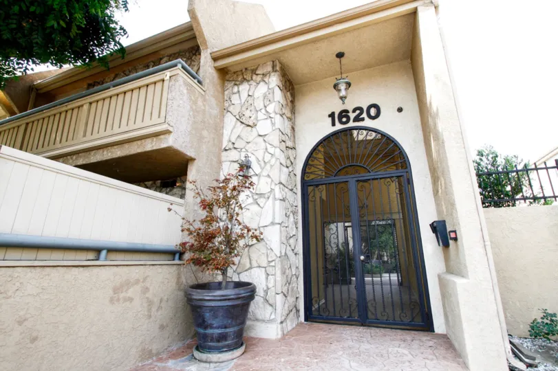 The address for Metrowalk Townhomes in Burbank California