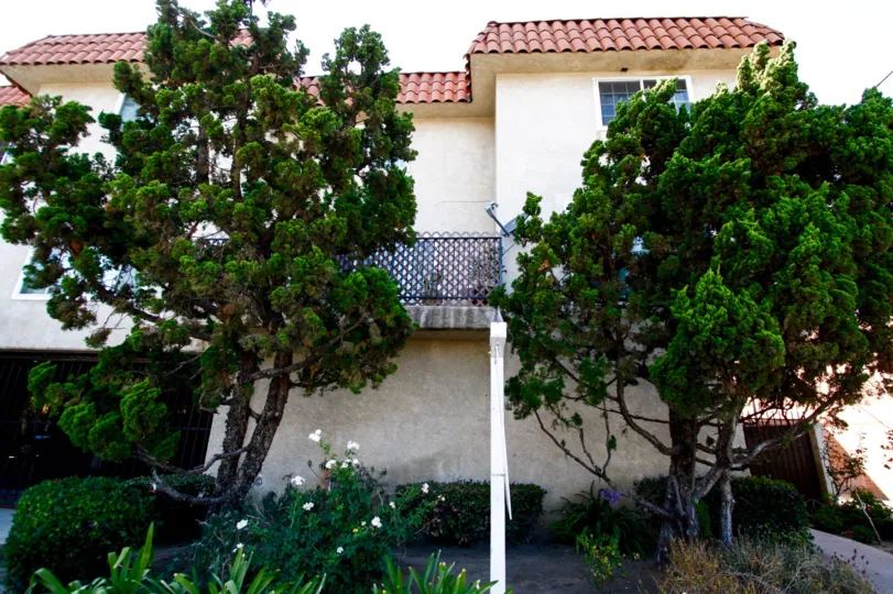 The architecture of Sunrise Manor in Burbank California