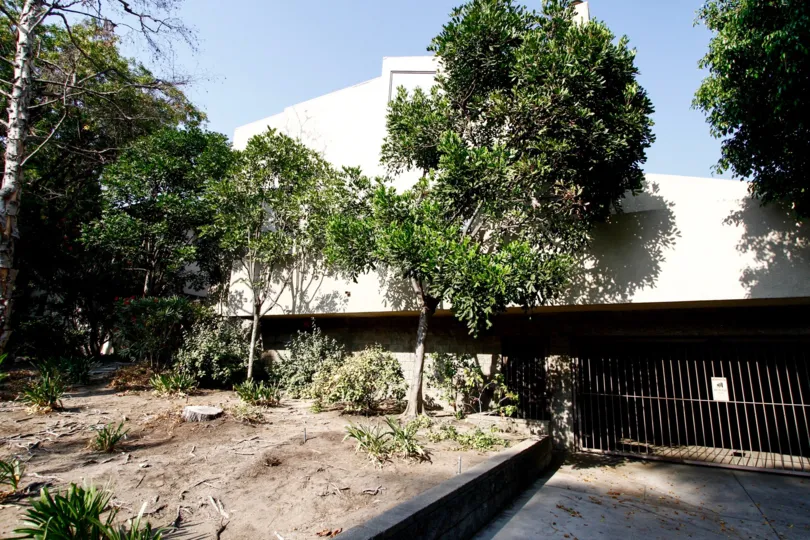 The landscaping around Toluca Townhomes
