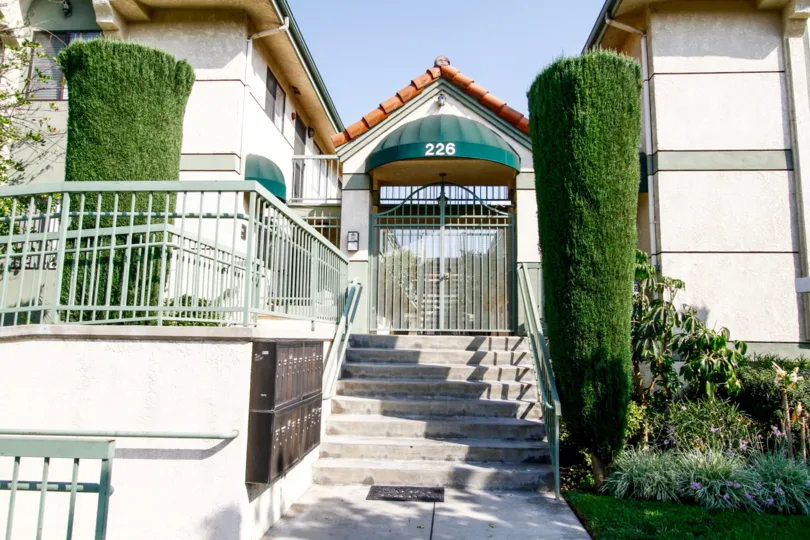 The entrance into Tujunga Villas in Burbank California