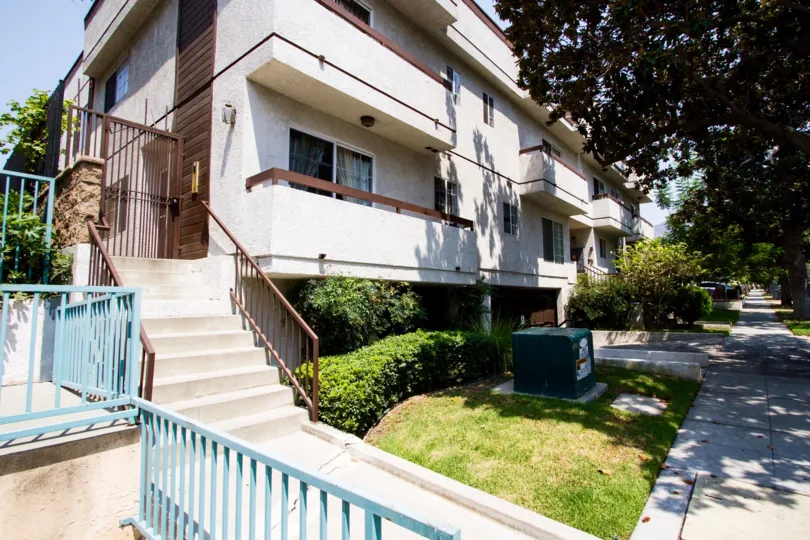 The balconies at Valencia Palms in Burbank California