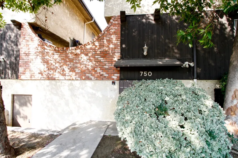The address at the Whitnall Villas