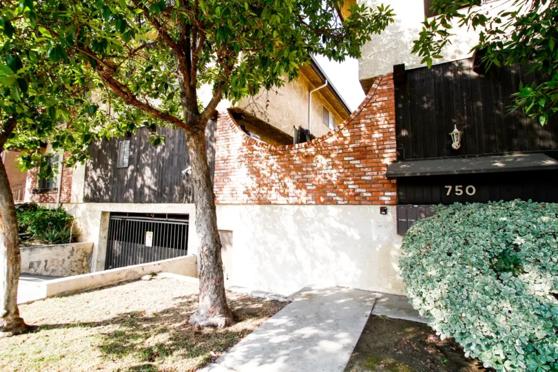 The sidewalk up to Whitnall Villas in Burbank California