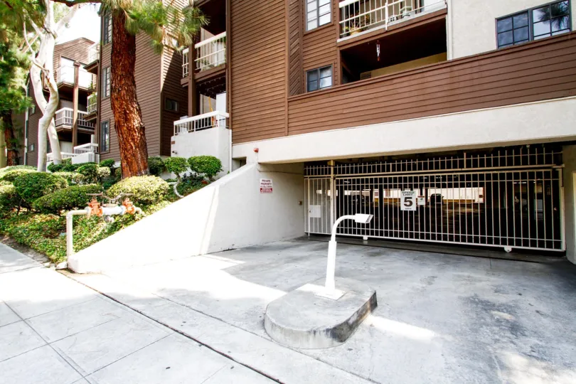 The parking for Woodside Manor