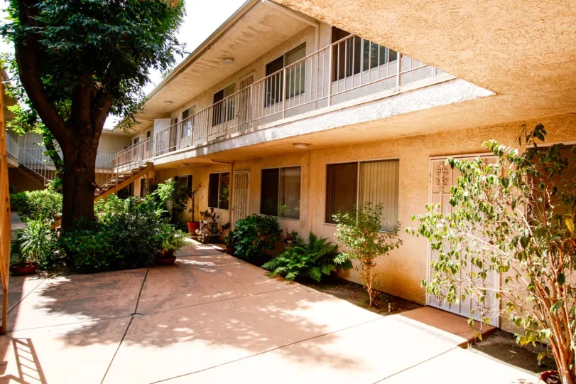 The units within 20954 Parthenia St located in Canoga Park California