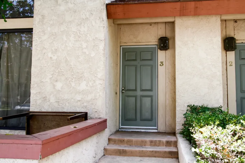 The entrance into a unit at 21054 Parthenia St in Canoga Park California