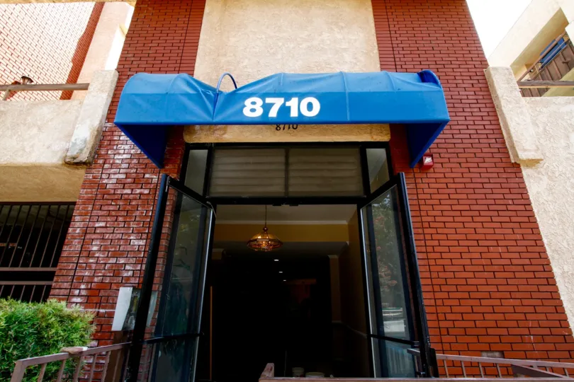 The address at the entranc einto Independance House