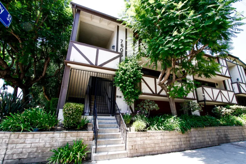 The address for Jordan Estates written on the building