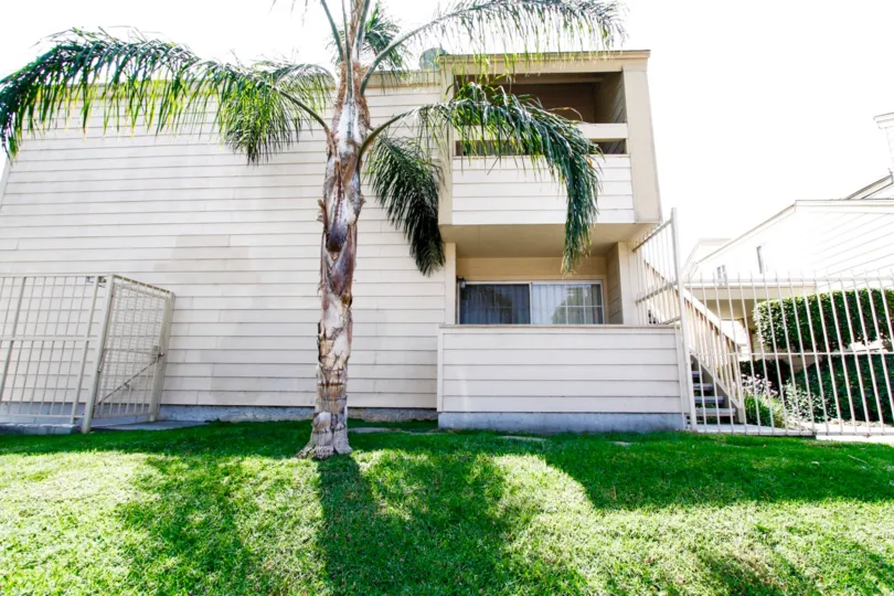 The Parthenia Indepencence building in Canoga Park California