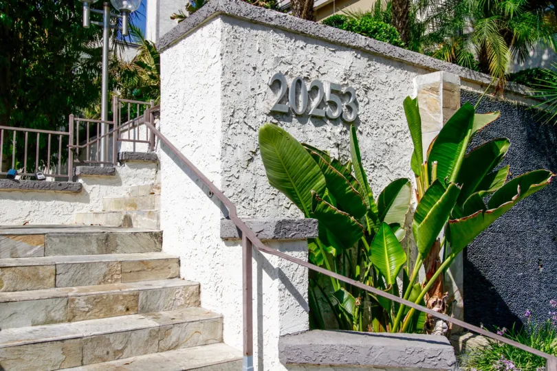 The address of Terramar seen at the entrance