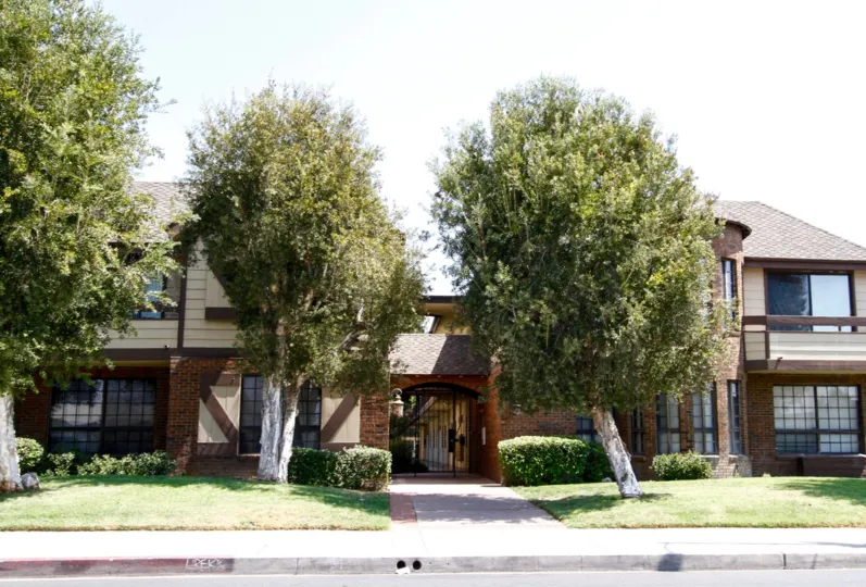 The Villa's at Chesterhouse building in Canoga Park California